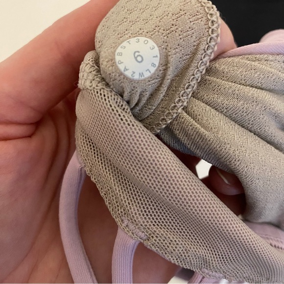 Lululemon Lilac Sports Bra Free To Be Wild Strappy Bra - Picture 3 of 3